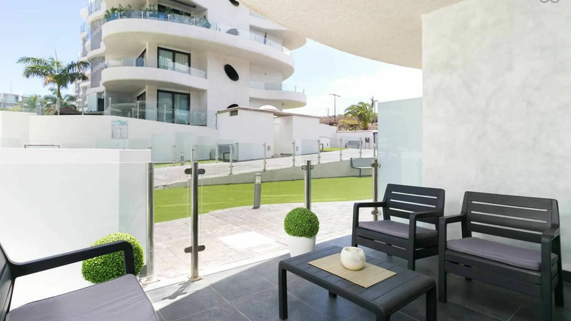 Palmar White Apartment Arona